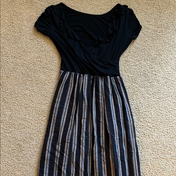 Latched Mama nursing dress - Picture 1 of 7